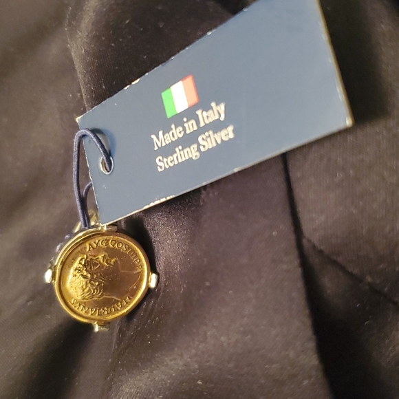 Ring - Picture 2 of 4